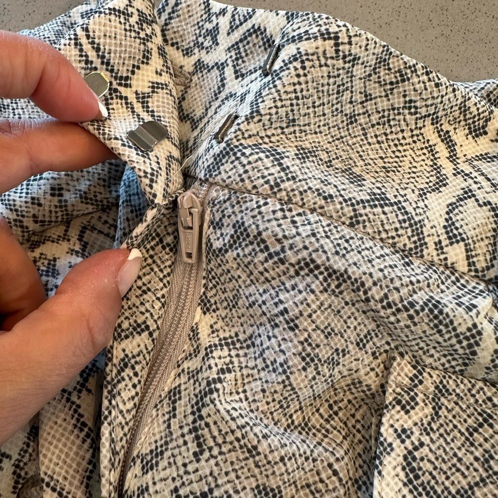Elie Tahari Snake Print Women's Size 8 - Picture 11 of 12